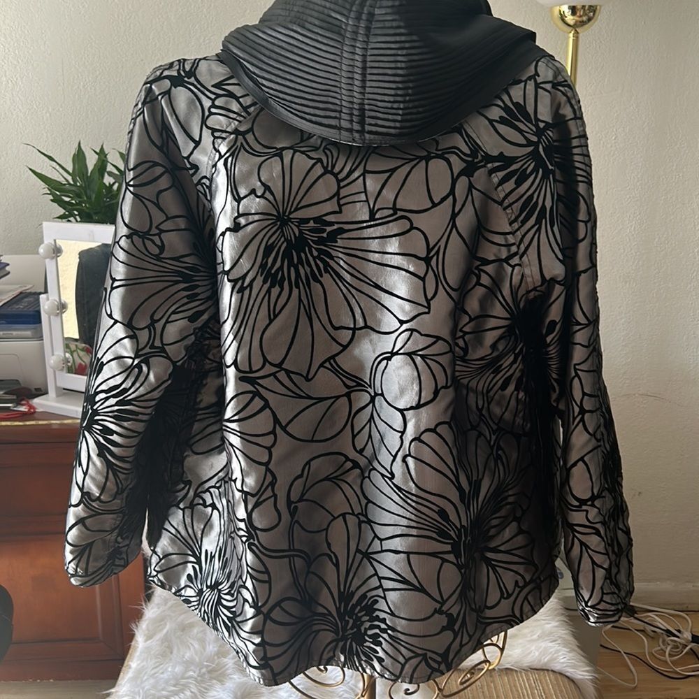 Silver and black Women's  hoodie  reversible coat vintage - Picture 9 of 10